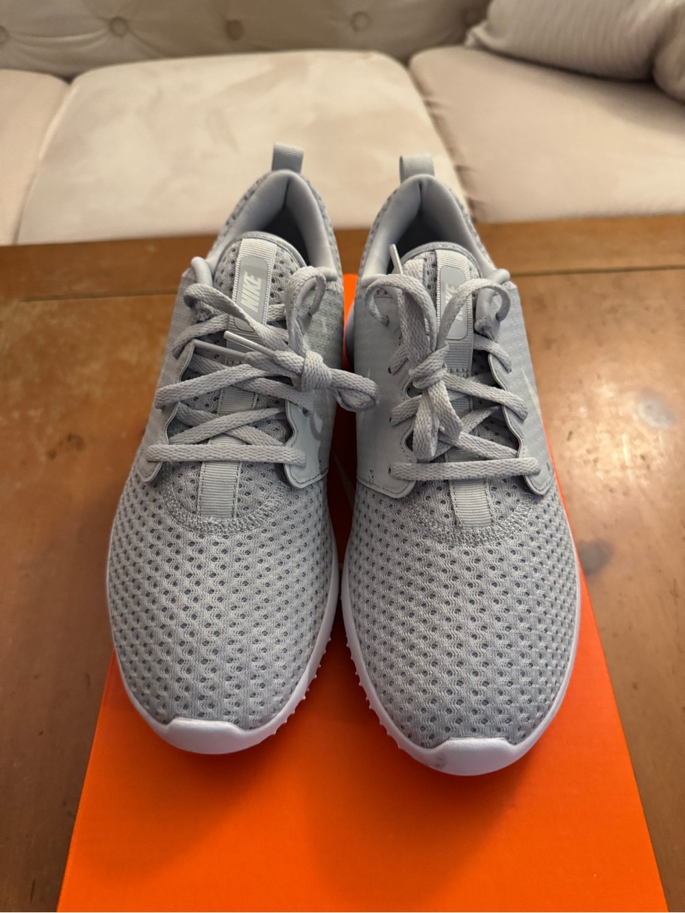 Nike Women’s Light Grey Mesh Golf Sneakers Roshe G